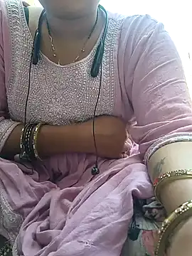 Snapshot of Simaran_bhabhi chatting on 01-31-25, 09:59 Simaran bhabhi online show from 01-31-25, 09:59