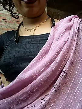 Snapshot of Simaran_bhabhi chatting on 02-02-25, 10:02 Simaran bhabhi online show from 02-02-25, 10:02