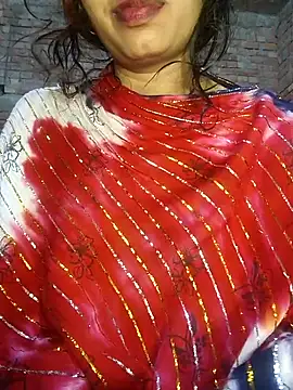 Snapshot of Simaran_bhabhi chatting on 02-13-25, 11:15 Simaran bhabhi online show from 02-13-25, 11:15