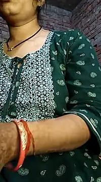 Snapshot of Simaran_bhabhi chatting on 03-02-25, 03:59 Simaran bhabhi online show from 03-02-25, 03:59