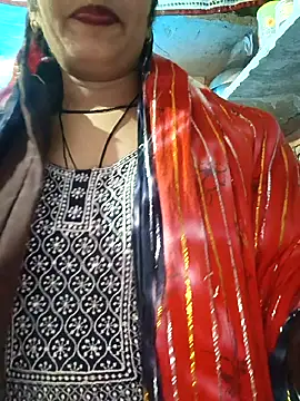 Snapshot of Simaran_bhabhi chatting on 03-08-25, 04:12 Simaran bhabhi online show from 03-08-25, 04:12