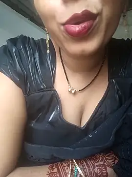 Snapshot of Simaran_bhabhi chatting on 10-11-25, 01:49 Simaran bhabhi online show from 10-11-25, 01:49