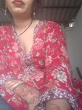 Snapshot of Simaran_bhabhi chatting on 10-15-25, 01:28 Simaran bhabhi online show from 10-15-25, 01:28