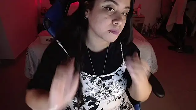 LauraHawkes online show from 06-29-26, 02:51