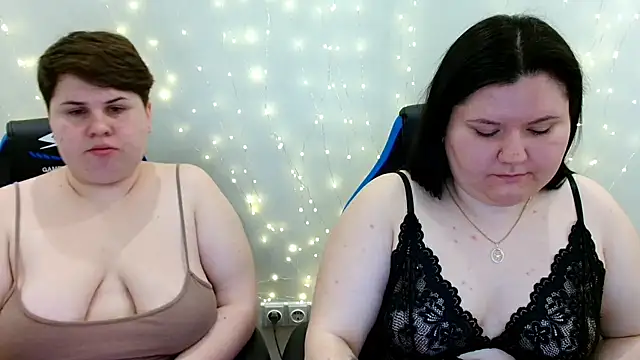 Snapshot of BeckyAndHellen chatting on 05-01-26, 08:41 BeckyAndHellen online show from 05-01-26, 08:41