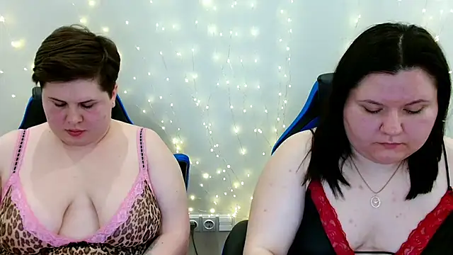 Snapshot of BeckyAndHellen chatting on 05-01-26, 09:08 BeckyAndHellen online show from 05-01-26, 09:08