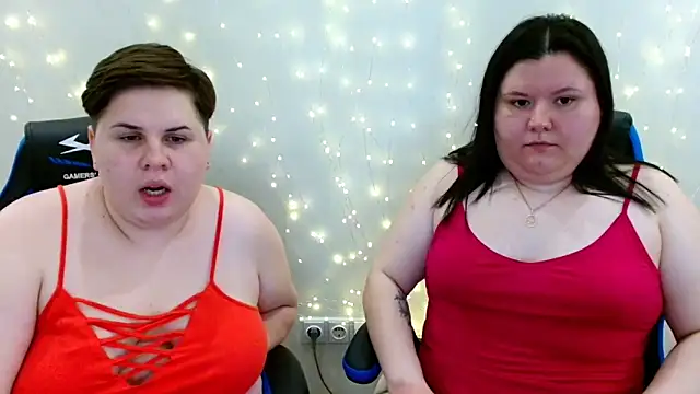 Snapshot of BeckyAndHellen chatting on 05-09-26, 07:30 BeckyAndHellen online show from 05-09-26, 07:30