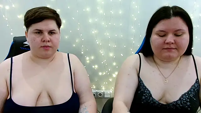 Snapshot of BeckyAndHellen chatting on 05-14-26, 10:22 BeckyAndHellen online show from 05-14-26, 10:22