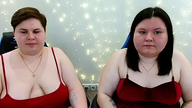 Snapshot of BeckyAndHellen chatting on 05-30-26, 11:40 BeckyAndHellen online show from 05-30-26, 11:40