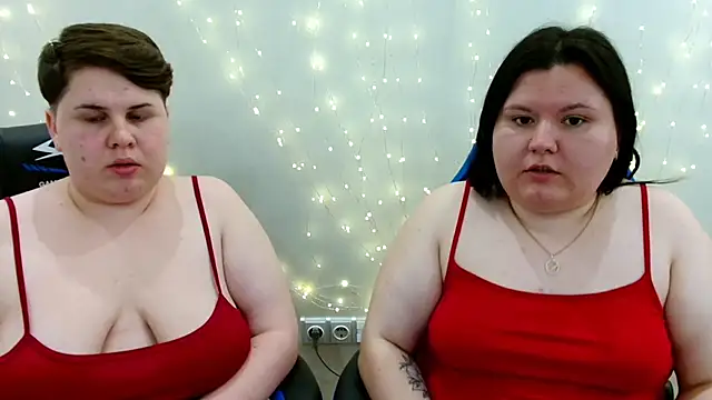 Snapshot of BeckyAndHellen chatting on 06-03-26, 07:08 BeckyAndHellen online show from 06-03-26, 07:08