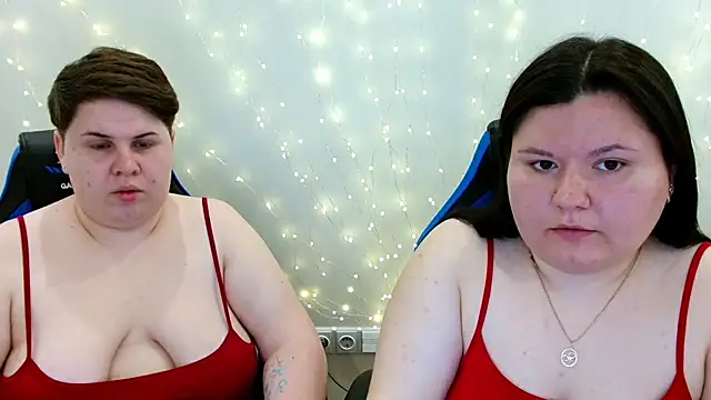 Snapshot of BeckyAndHellen chatting on 06-08-26, 08:48 BeckyAndHellen online show from 06-08-26, 08:48