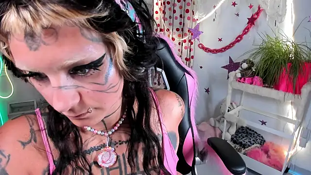 lady sontse  online show from 05-10-26, 07:19