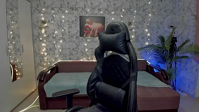 Snapshot of Eva_Rosec chatting on 12-25-24, 03:06 Eva Rosec online show from 12-25-24, 03:06