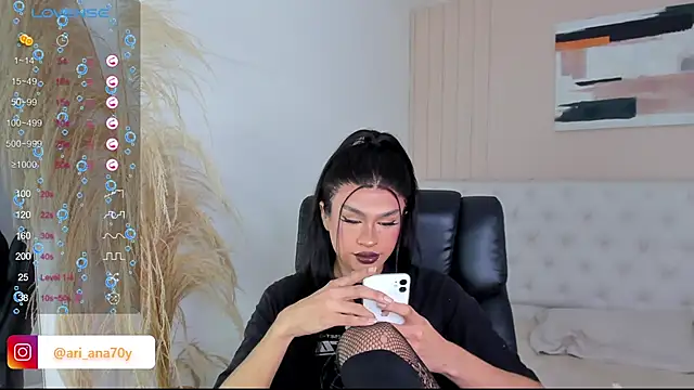 LOISE-XX online show from 09-10-25, 05:29