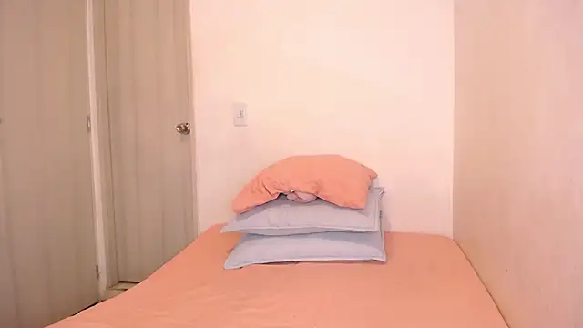 Snapshot of Megan_mancini chatting on 11-11-25, 11:38 Megan mancini online show from 11-11-25, 11:38