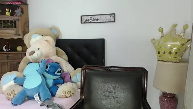 Snapshot of alexia_87 chatting on 02-18-26, 04:19 alexia 87 online show from 02-18-26, 04:19