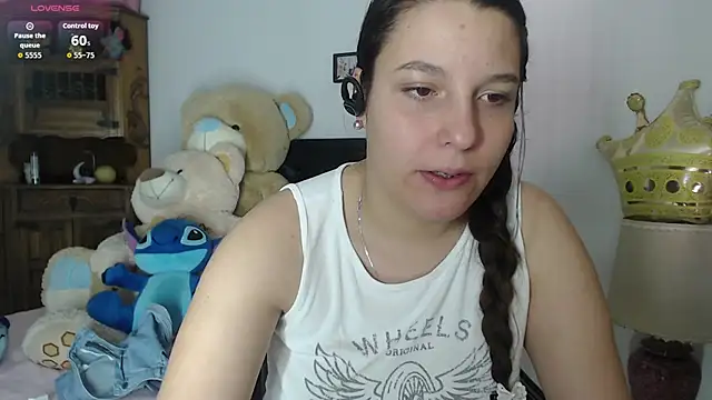 Snapshot of alexia_87 chatting on 02-26-26, 07:02 alexia 87 online show from 02-26-26, 07:02