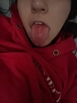 Naughtylittlegirl  online show from 11-13-25, 09:25