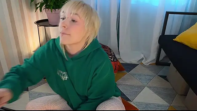 Snapshot of EmmyAmbros chatting on 07-17-26, 03:13 EmmyAmbros online show from 07-17-26, 03:13