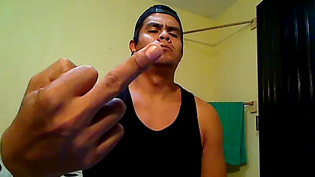 Snapshot of lozter345 chatting on 10-20-25, 06:58 lozter345 online show from 10-20-25, 06:58