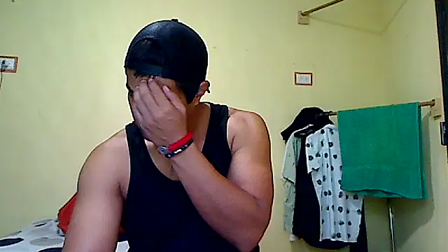 Snapshot of lozter345 chatting on 10-20-25, 07:58 lozter345 online show from 10-20-25, 07:58