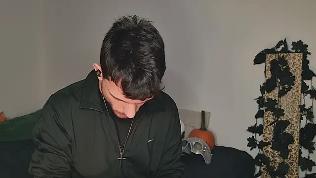 Snapshot of JackDesFeux chatting on 10-10-25, 02:21 JackDesFeux online show from 10-10-25, 02:21