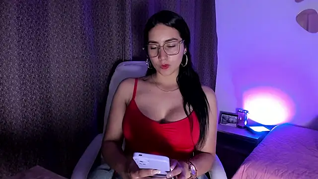 Snapshot of ValentinaaF chatting on 09-09-25, 12:05 ValentinaaF online show from 09-09-25, 12:05