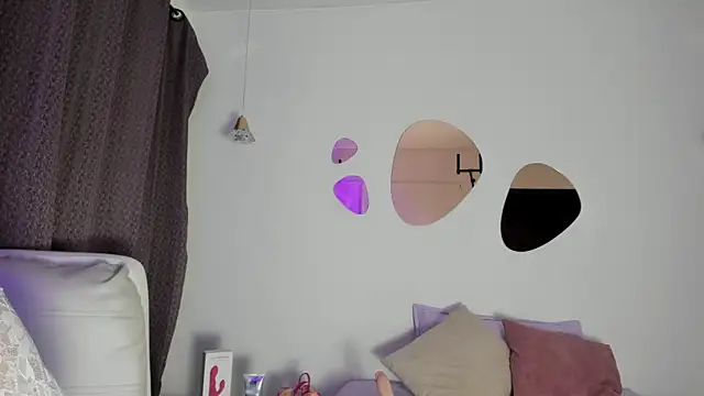 Snapshot of ValentinaaF chatting on 10-31-25, 11:55 ValentinaaF online show from 10-31-25, 11:55