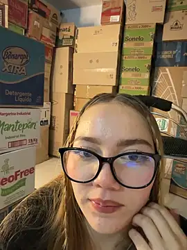 Snapshot of melody-dy chatting on 03-19-26, 10:36 melody-dy online show from 03-19-26, 10:36