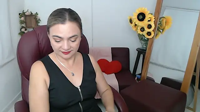 Snapshot of ana_milf chatting on 06-14-26, 02:30 ana milf online show from 06-14-26, 02:30