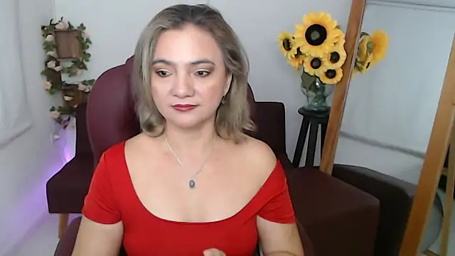 Snapshot of ana_milf chatting on 06-19-26, 01:37 ana milf online show from 06-19-26, 01:37