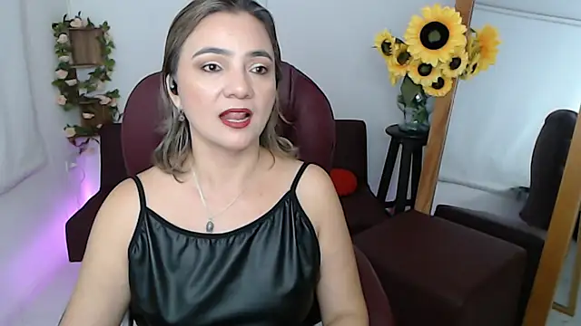 Snapshot of ana_milf chatting on 07-05-26, 01:29 ana milf online show from 07-05-26, 01:29