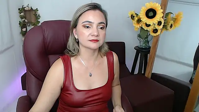 Snapshot of ana_milf chatting on 07-25-26, 02:25 ana milf online show from 07-25-26, 02:25