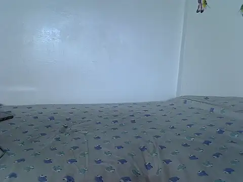 Snapshot of laetitia_ chatting on 01-10-26, 11:31 laetitia online show from 01-10-26, 11:31