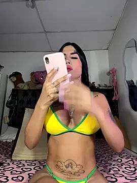 saragill323 online show from 11-18-25, 04:00