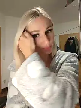 Liana Lou online show from 12-08-24, 08:15