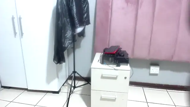 Snapshot of Mochabae chatting on 09-29-25, 03:44 Mochabae online show from 09-29-25, 03:44