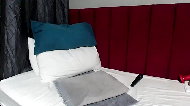 Snapshot of Mochabae chatting on 11-14-25, 04:00 Mochabae online show from 11-14-25, 04:00