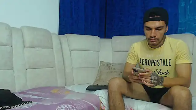 Hot Sharks  online show from 03-03-26, 07:58