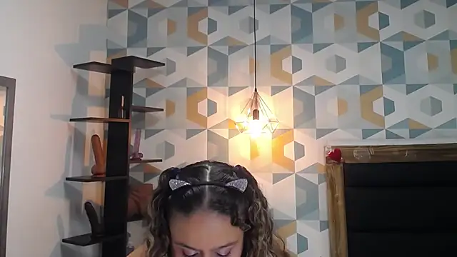 Snapshot of cameronglen chatting on 02-24-25, 09:10 cameronglen online show from 02-24-25, 09:10