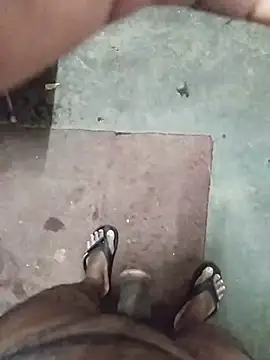 Snapshot of cenyon124 chatting on 10-20-25, 04:07 cenyon124 online show from 10-20-25, 04:07