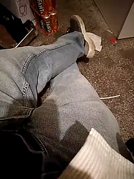 Snapshot of A_man_in_public chatting on 10-16-25, 11:44 A man in public online show from 10-16-25, 11:44