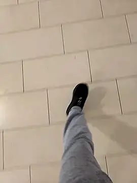 Snapshot of A_man_in_public chatting on 11-05-25, 03:01 A man in public online show from 11-05-25, 03:01