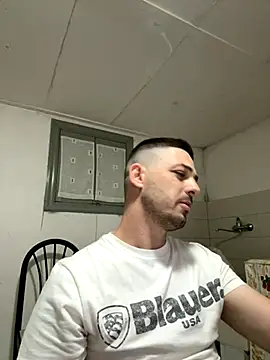 Snapshot of iltoscano95 chatting on 09-29-25, 06:57 iltoscano95 online show from 09-29-25, 06:57