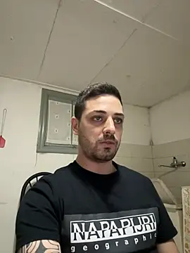 Snapshot of iltoscano95 chatting on 10-18-25, 07:36 iltoscano95 online show from 10-18-25, 07:36