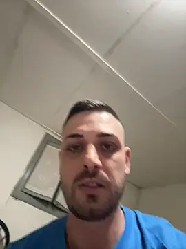 Snapshot of iltoscano95 chatting on 11-01-25, 05:59 iltoscano95 online show from 11-01-25, 05:59