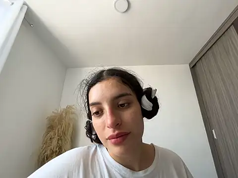dakota le online show from 06-20-26, 03:59