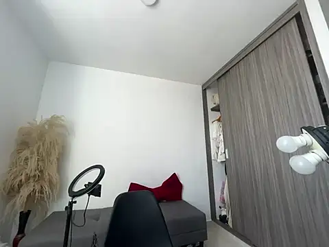 dakota le online show from 06-24-26, 03:22