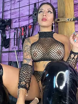 alexia aitanaa  online show from 06-25-26, 02:55
