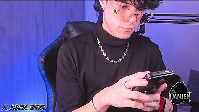 Snapshot of cinnamon_boyxxx chatting on 09-19-25, 02:24 cinnamon boyxxx online show from 09-19-25, 02:24